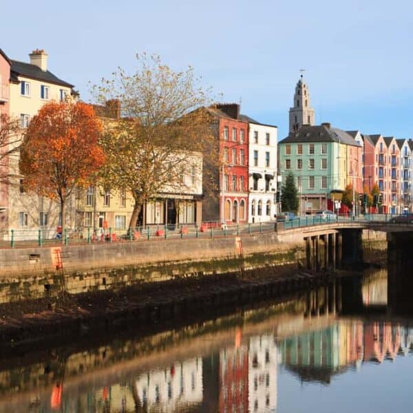 Apprenez l'anglais en immersion à Cork lors d'un séjour linguistique authentique avec Sherwood School, la formule idéale pour progresser au cœur de l'Irlande (CPF).