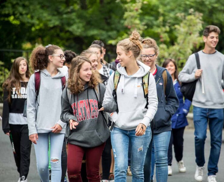 Summer camp adolescents à Dublin avec Sherwood School : séjour linguistique sécurisé pour progresser en anglais en centre partenaire.