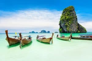 Séjour linguistique à Phuket : perfectionnez votre anglais entre plages paradisiaques et formation d'excellence avec Sherwood School La Baule.