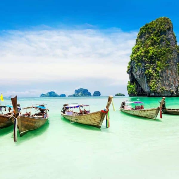 Séjour linguistique à Phuket : perfectionnez votre anglais entre plages paradisiaques et formation d'excellence avec Sherwood School La Baule.