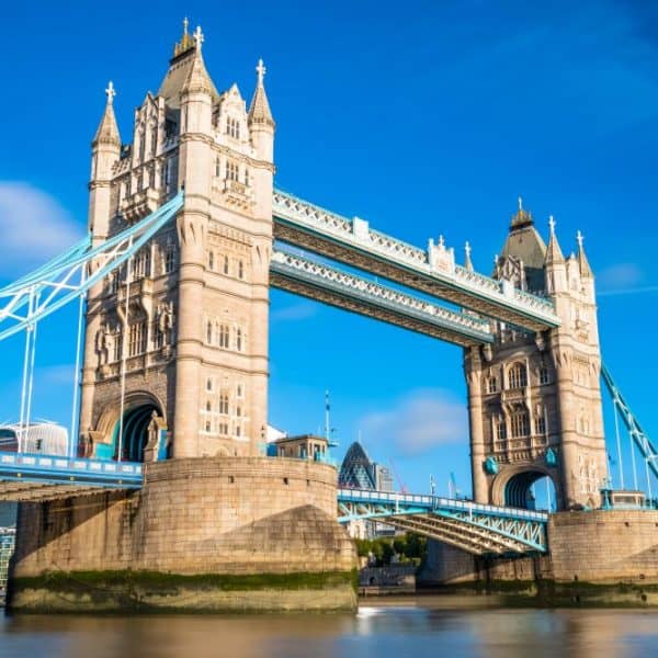 Séjour linguistique d'anglais à Londres avec Sherwood School : vivez une immersion totale au cœur de la capitale britannique avec nos formations certifiantes (CPF).