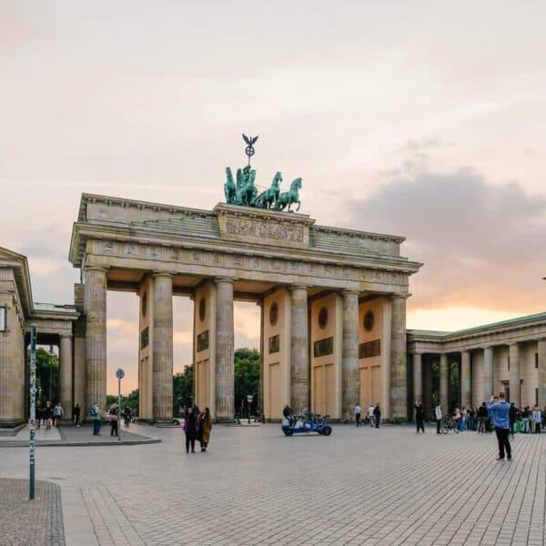 Apprenez l'allemand en immersion à Berlin lors d'un séjour linguistique captivant avec Sherwood School, la formule idéale pour progresser au cœur de la capitale (CPF).