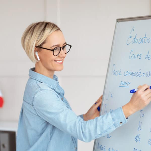 Devenez formateur en langues étrangères grâce aux programmes de formation et VAE sur mesure de Sherwood School (CPF).